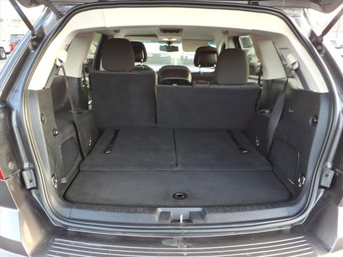 Used 2017 Dodge Journey SE w/ Flexible Seating Group image 6