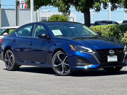 Certified 2024 Nissan Altima 2.5 SR FWD image 2