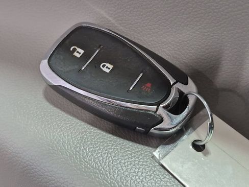 Used 2020 Chevrolet Equinox LS FWD image 40