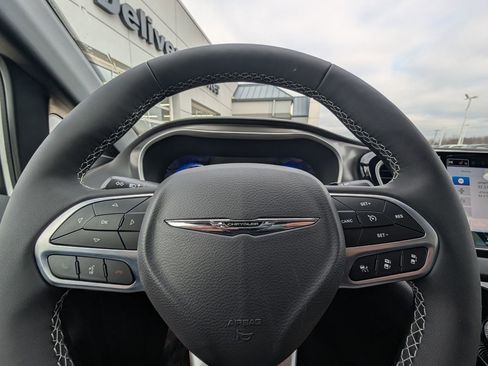 New 2026 Chrysler Voyager LX image 21