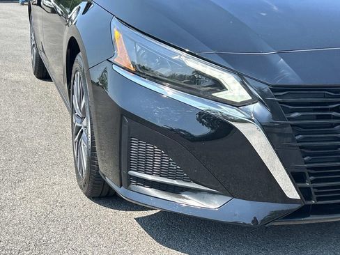 Used 2025 Nissan Altima 2.5 SV image 11