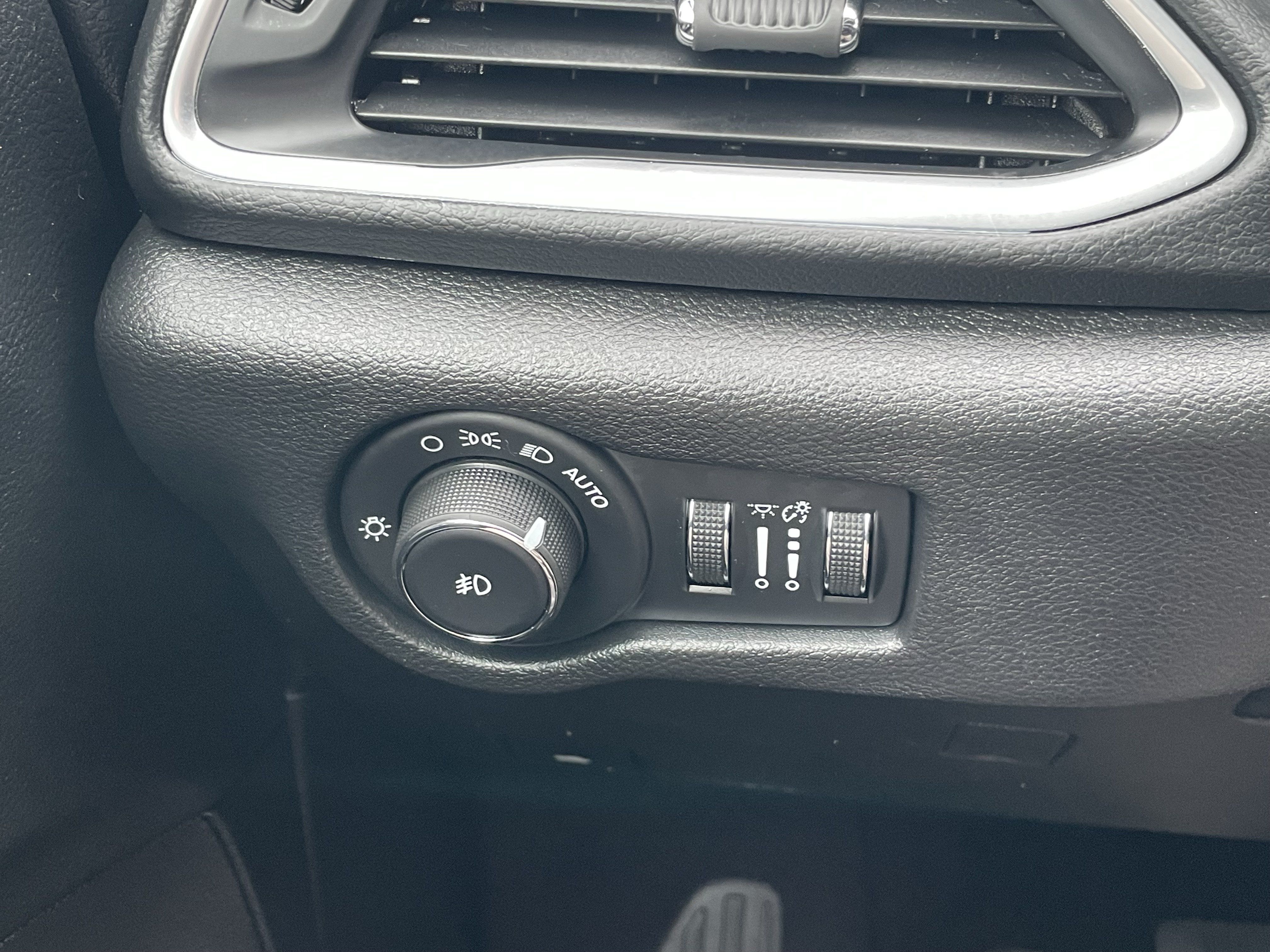 Used 2018 Chrysler Pacifica Touring Plus w/ S Appearance Package FWD image 14