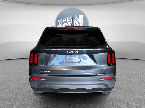 Certified 2023 Kia Sorento LX AWD/4WD image 5