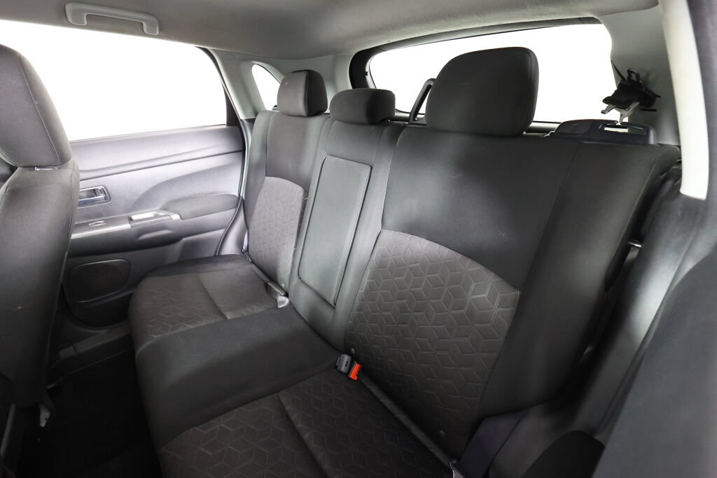 Used 2021 Mitsubishi Outlander Sport SE FWD image 15