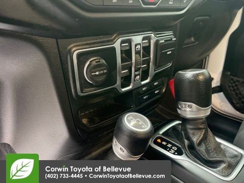 Used 2022 Jeep Gladiator Willys image 13