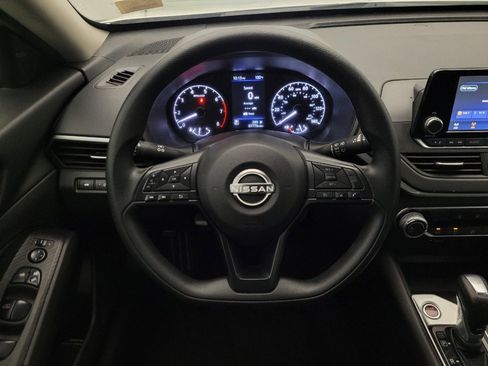 Used 2024 Nissan Altima 2.5 S FWD image 22