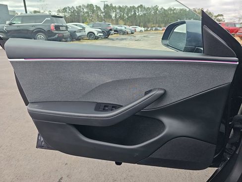 Used 2024 Tesla Model 3 Standard Range image 31