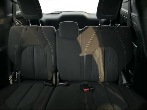 Used 2020 Chrysler Pacifica Touring w/ S Appearance Package image 36