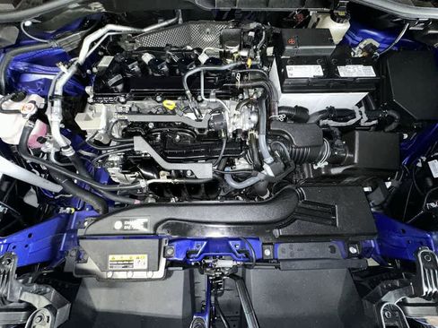 Used 2025 Toyota Corolla Cross LE FWD image 12