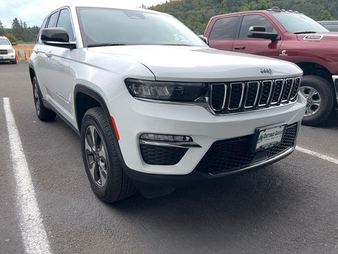 Used 2024 Jeep Grand Cherokee Limited 4xe AWD/4WD image 4