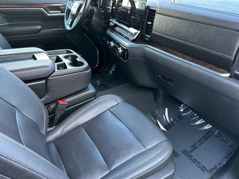 Certified 2024 GMC Sierra 1500 SLT RWD image 19