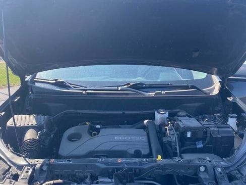 Used 2021 Chevrolet Equinox LS w/ LS Convenience Package image 5