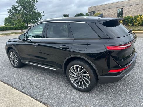 Used 2024 Lincoln Corsair Reserve FWD image 3