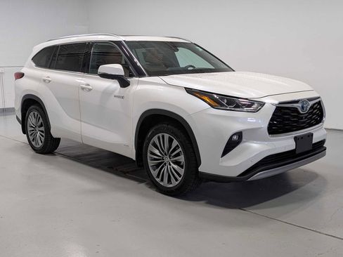 Used 2021 Toyota Highlander Platinum image 6