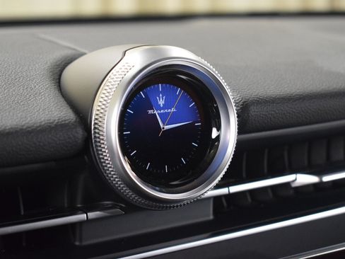 Certified 2023 Maserati Grecale Modena AWD/4WD image 30
