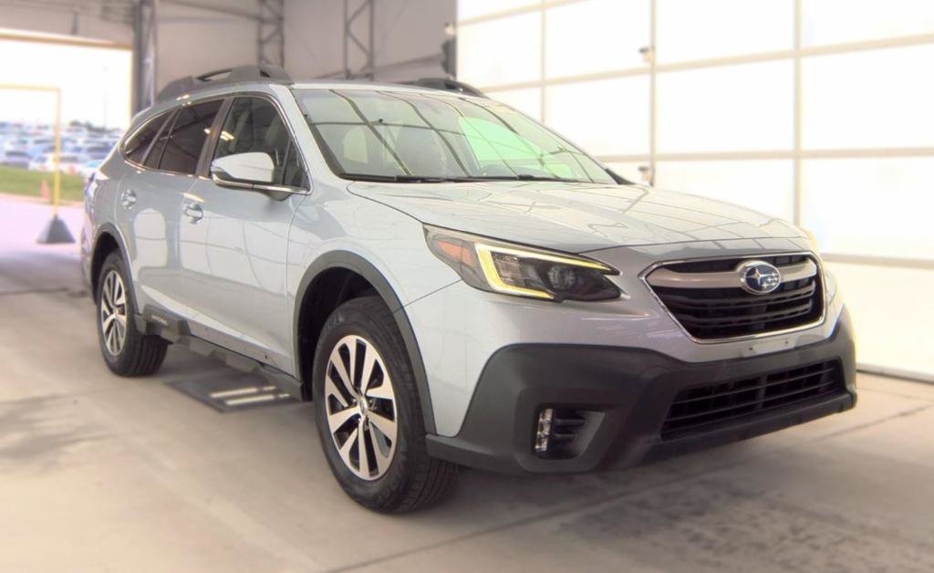 Used 2021 Subaru Outback Premium AWD/4WD image 1