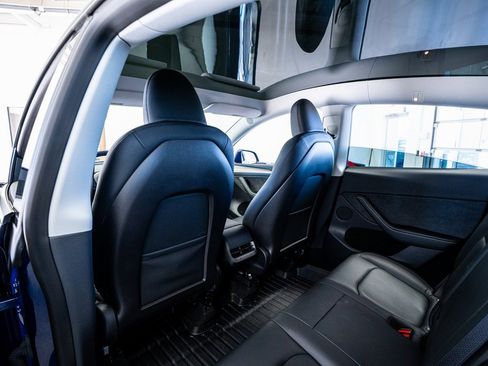 Used 2023 Tesla Model Y Long Range image 48