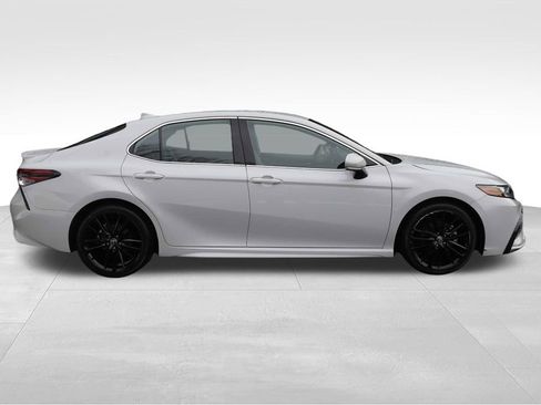 Used 2024 Toyota Camry XSE FWD image 4
