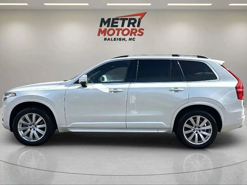 Used 2017 Volvo XC90 T6 Momentum w/ Vision Package image 8
