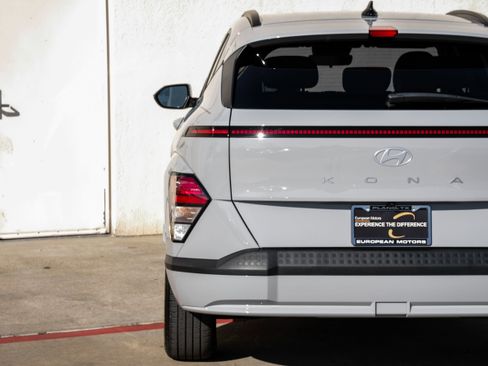 Used 2025 Hyundai Kona SEL image 44