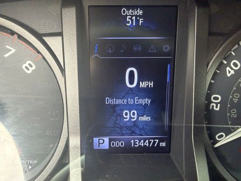 Used 2016 Toyota Tacoma TRD Sport w/ Exterior Package image 19