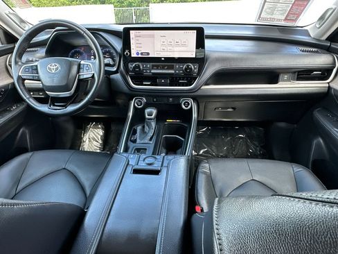 Used 2024 Toyota Grand Highlander AWD image 18
