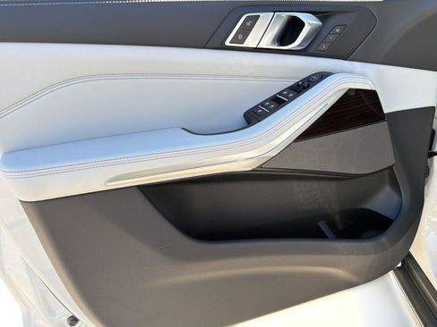 New 2026 BMW X5 sDrive40i w/ Executive Package RWD image 12