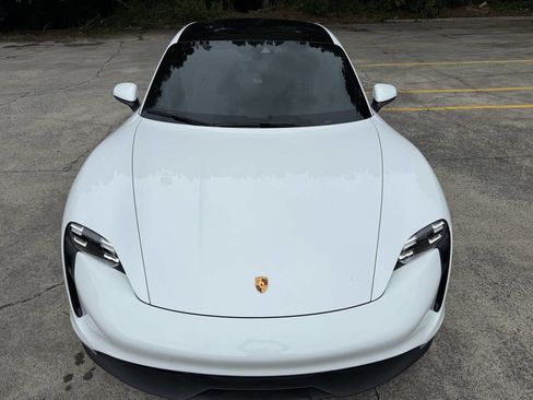 Used 2022 Porsche Taycan RWD image 11