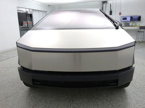 Used 2024 Tesla Cybertruck AWD Crew Cab image 2