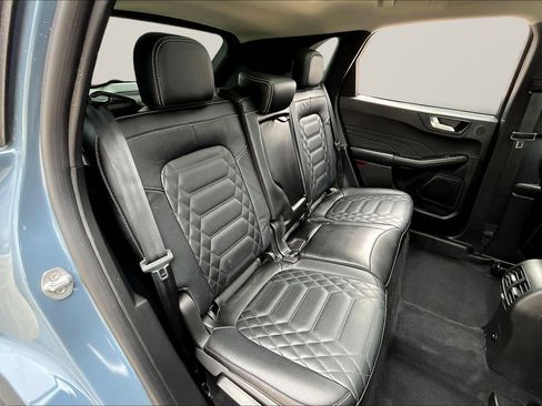 Used 2023 Ford Escape SE w/ PHEV Premium Package image 17