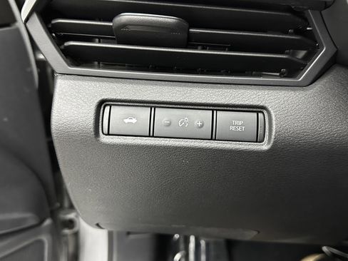 Used 2025 Nissan Altima 2.5 SV image 21