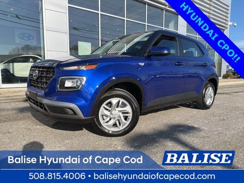 Used 2025 Hyundai Venue SE image 1