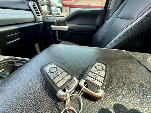 Used 2017 Ford F350 Lariat w/ Lariat Ultimate Package AWD/4WD image 14