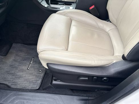 Used 2023 Subaru Ascent Limited image 8