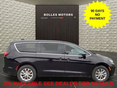 New 2026 Chrysler Pacifica Select