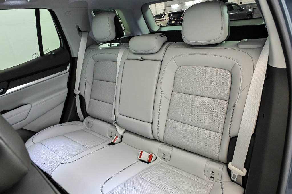 New 2027 GMC Terrain Denali w/ LPO, Floor Liner Package AWD/4WD image 10