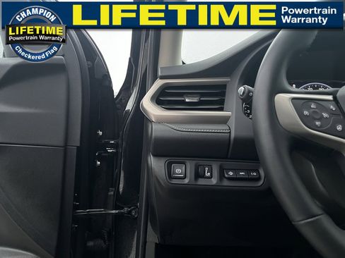 Used 2023 GMC Acadia Denali image 16