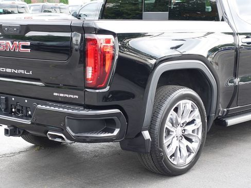 Used 2023 GMC Sierra 1500 Denali w/ Denali Reserve Package AWD/4WD image 12
