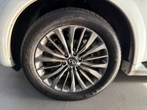 Used 2018 INFINITI QX80 2WD w/ Deluxe Technology Package image 5