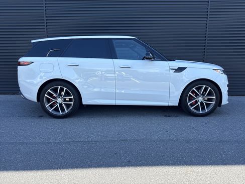 Used 2023 Land Rover Range Rover Sport SE Dynamic AWD/4WD image 1