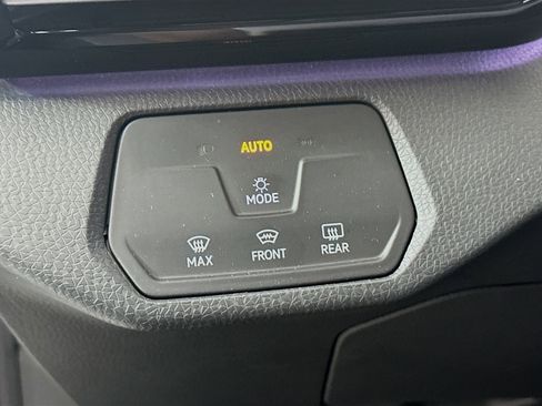 Used 2023 Volkswagen ID.4 Pro AWD/4WD image 17