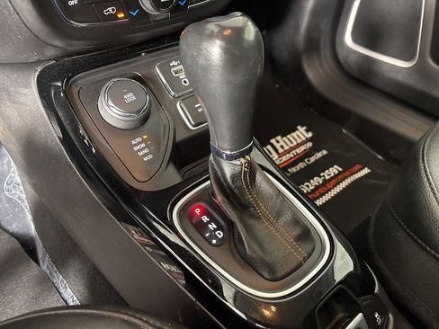 Used 2021 Jeep Compass Limited AWD/4WD image 19