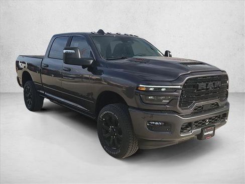 Used 2026 RAM 2500 Laramie AWD/4WD image 7