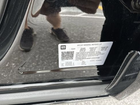 Used 2023 Chevrolet Traverse Premier image 61