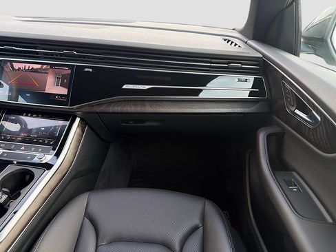 Used 2021 Audi Q8 Premium Plus w/ Premium Plus Package AWD/4WD image 18