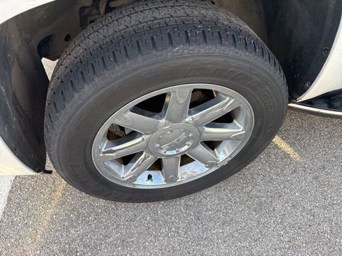 Used 2014 GMC Yukon Denali image 4