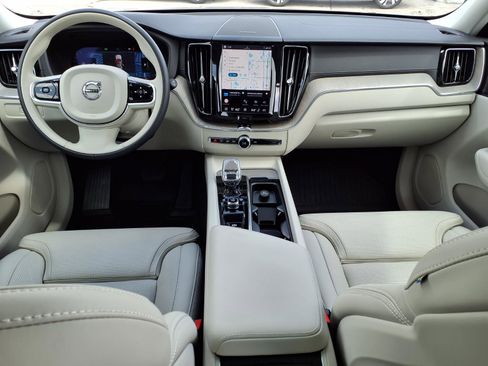 Certified 2023 Volvo XC60 B5 Ultimate w/ Climate Package AWD/4WD image 17