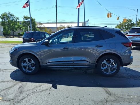 Used 2024 Ford Escape ST-Line w/ Tech Pack #1 AWD/4WD image 4