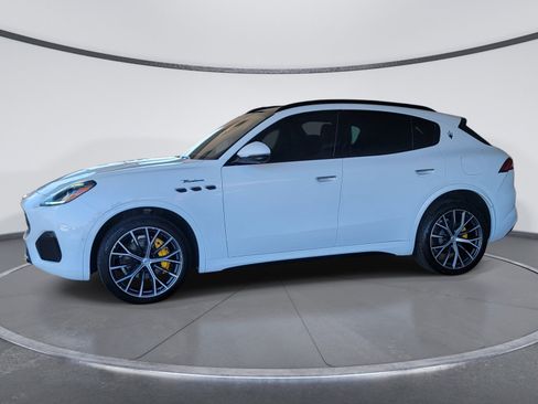 Used 2023 Maserati Grecale Modena AWD/4WD image 4