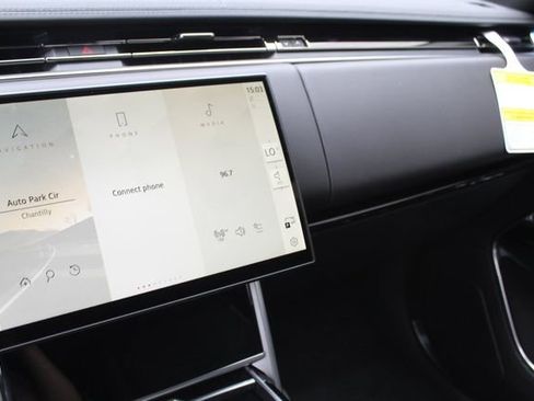 New 2025 Land Rover Range Rover SE image 12